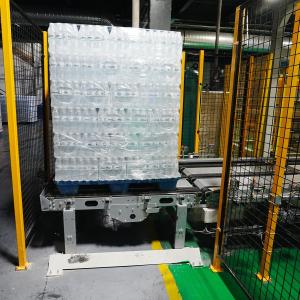 Automated Robot Water Barrel Case Palletizer System For Bottled Water OEM