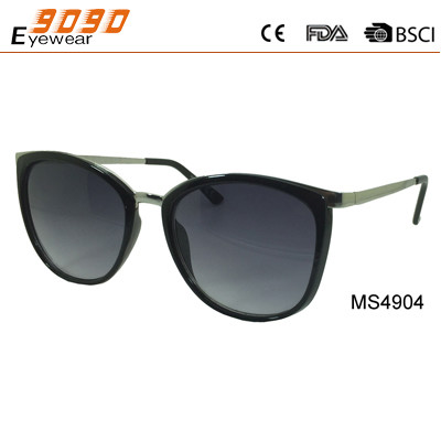 Buy 2018 new arrival metal sunglasses with plastic tip ,fashion style,suitable for men and women at wholesale prices