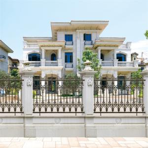 Commercial Aluminum Railing Balusters Slat Fence Pickets Black Customized