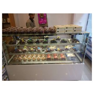 Built In Compressor Right Angle Three Layer Cake Refrigerated Storage Display