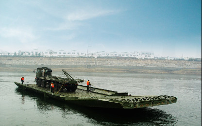 Buy Carriageway Width 5m Military Pontoon Bridge Design Wheel Load 83t at wholesale prices