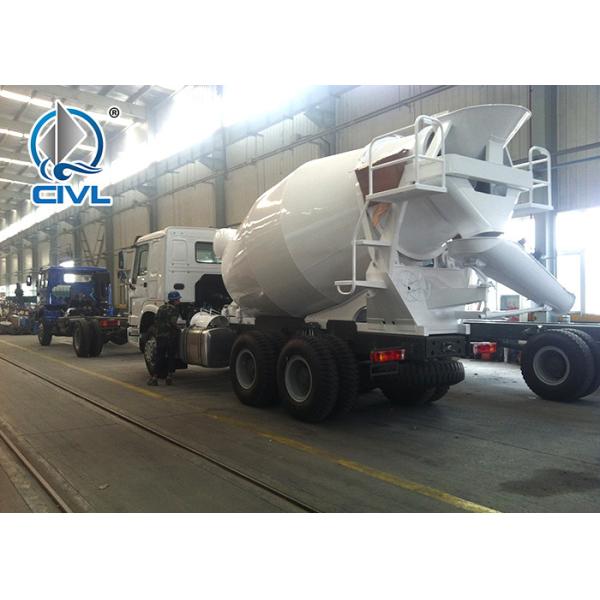 Sinotruk HOWO 6x4 Concrete Mixer Trucks Concrete Mixing Equipment in White,8 Cubic Meters