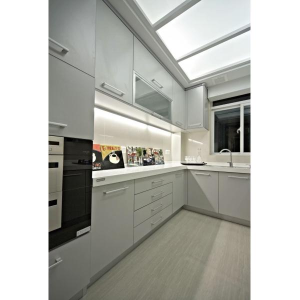 High Gloss Lacquer Melamine Finish Wood Grain Glass Inset Luxury Kitchen Cabinets