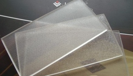 China Manufacturer Customize Size Low Iron Tempered Solar Photovoltaic Glass