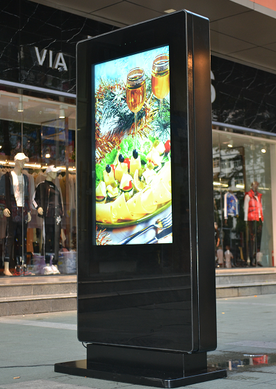 Sunlight Readable Touch Screen Totem Outdoor Digital Advertising Screens
