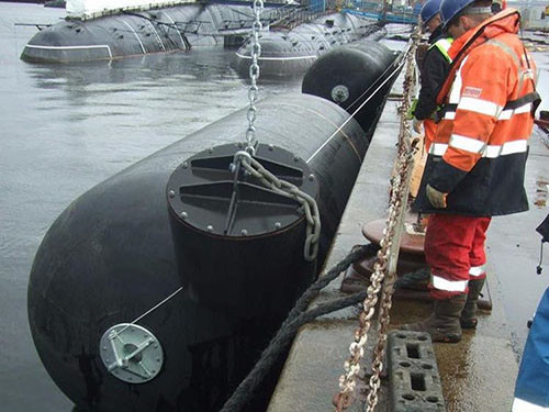 Buy Custom Submarines Pneumatic Rubber Fenders 1500mm*700mm at wholesale prices