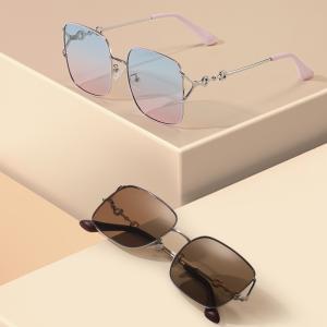 Square Metal Frame Sunglasses Customized Logo Curved Temples