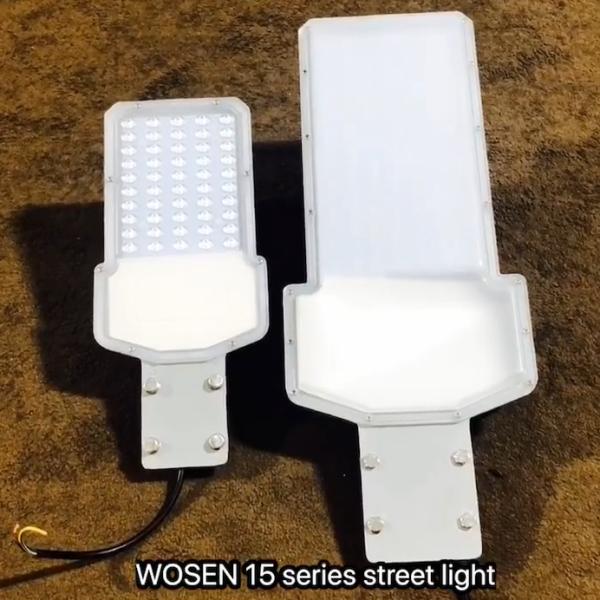 IP65 Commercial Solar LED Street Lights 4KV Road Street Lighting Lamp