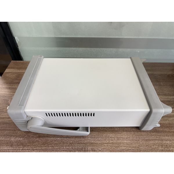 Keysight Agilent 53131A Universal Counter display and controls