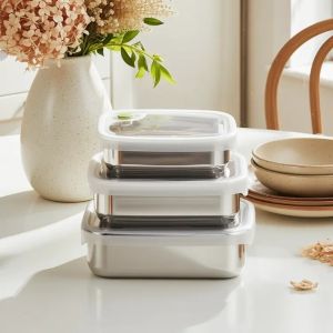 China 304 Stainless Steel Food Container 650ml with Silicone Lid on sale