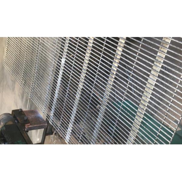 358 Security fence 3" x 0.5" ,12.70mm x 76.20mm x 4.00mm hot dipped galvanized