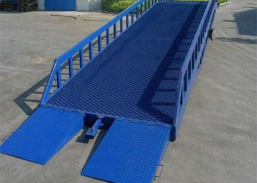 Heavy Duty Portable Loading Ramps 1.2m-1.8m Lifting Height And 5-15T Load Metal