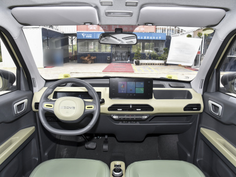 GEELY Panda Mini Luxury Electric Vehicle with 200km Pure Electric Cruising Range