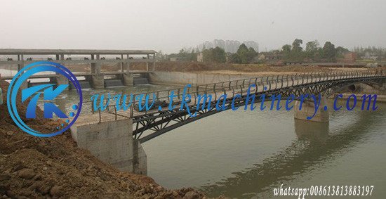 Buy Steel Pedestrian Bridge with Long Span and Heavy Load Capacity in Anti-Skid Deck at wholesale prices
