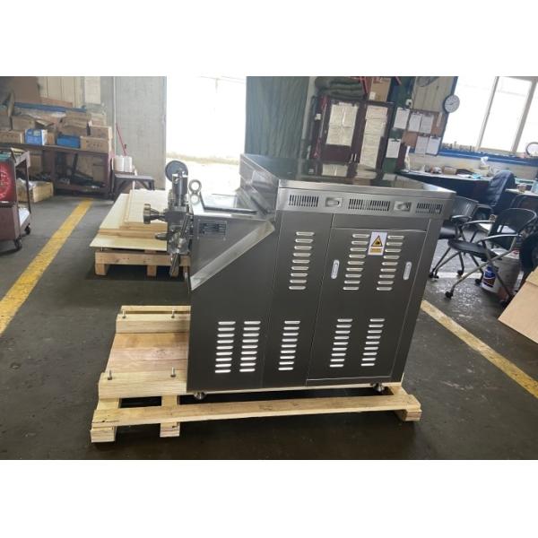 High Pressure Homogenizer 1000kg CIP For Lubricating Oil L-HM100 OR Mobil SHC627 ISOVG100