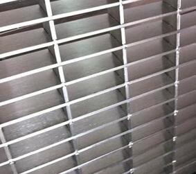Stainless Steel Galvanized Walkway Grating Serrated Flat Bar Firm Structure