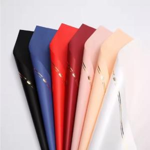 50g Waterproof Flower Wrapping Paper with Crown Pattern Customized Gift