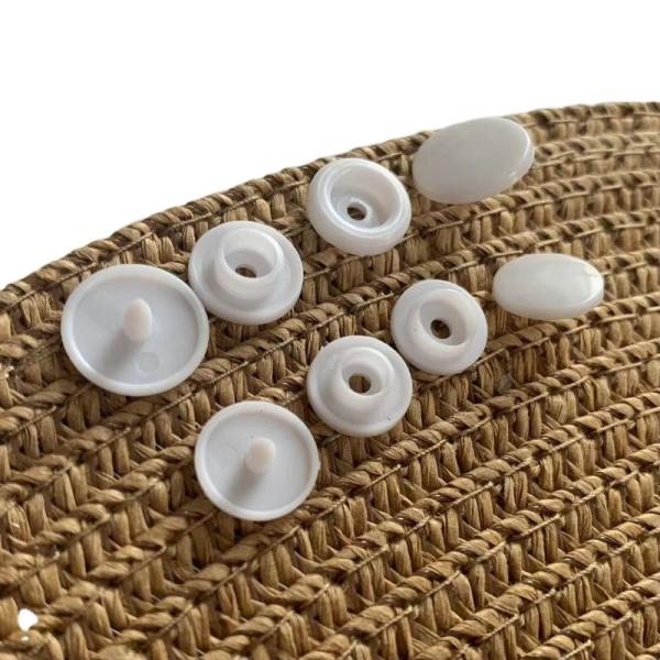 wholesale 4 parts lower price plastic snap fastener 10mm 12mm white plastic snap button for PVC bag