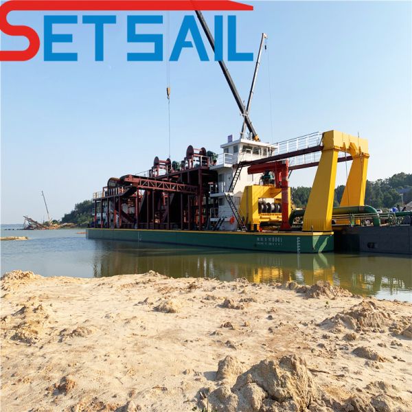 18 Inch Port Dredging Machine Cutter Suction Dredger for Sale