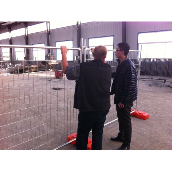 Construction Fencing System 1.8m*2.4m mesh 60mm*150mm*4.00mm Tubing 32mm*2.0mm AS/NZS/ATSM standard