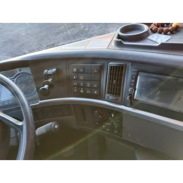 80ton Lifting Capacity Hoist Crane Truck Crane STC800E6 Top Choice for Construction Projects