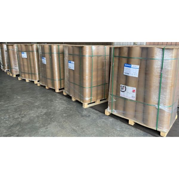 157gsm White Art Paper Roll 157gsm White Art Paper Roll C2S Cardboard 54inch Wide X 210m Long, 45 - 50kg Roll Weight