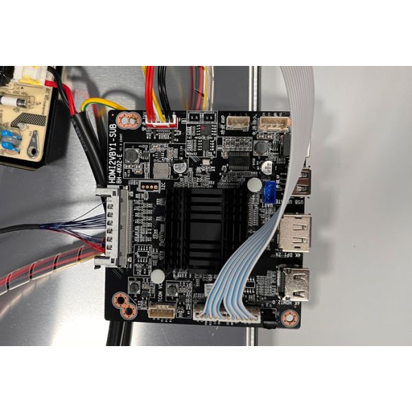 27 inchs Sunlight Readable LCD Screen With 4K HD Resolution 3840x2160 Ultra HD Display 1800 cd/㎡