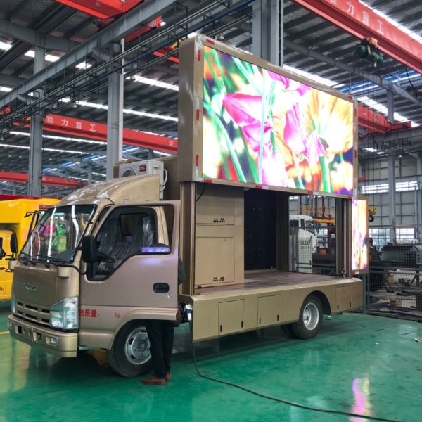Buy Isuzu 4×2 P6 Digital LED Billboard Truck 192*192mm  3 Sides High Brightness at wholesale prices