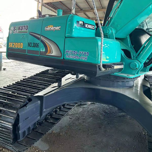 SK200-8 Used Kobelco Excavators Middle Size 0.8m3 Bucket Capacity 114KW