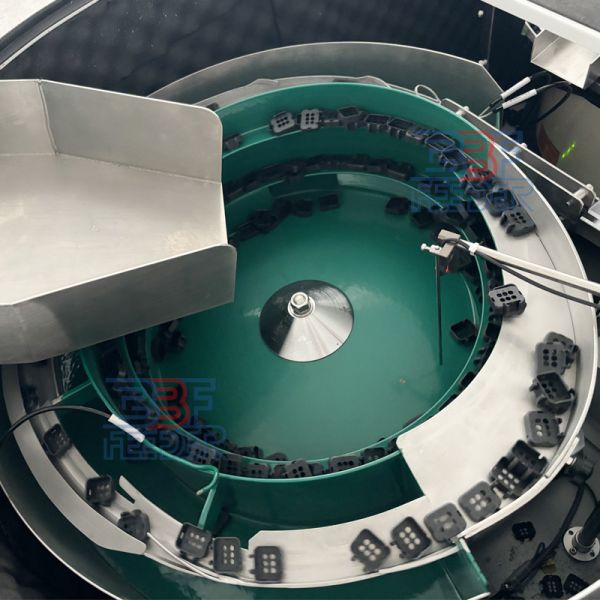 Soundproof Vibratory Bowl Feeder Big Plastic Parts Elevator Hopper Feeder