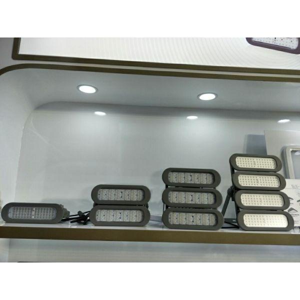 High Luminous Led Projector Lights 50w To 200w For Football Playground