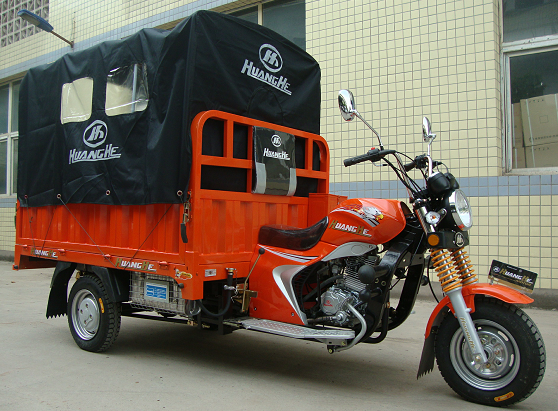 200cc Cargo Motor Tricycle 900kg Load Capacity 50-70Km/h