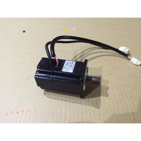 Yaskawa SGME-02AF14 AC SERVO MOTOR 2A 200W 3000RPM 200V NEW