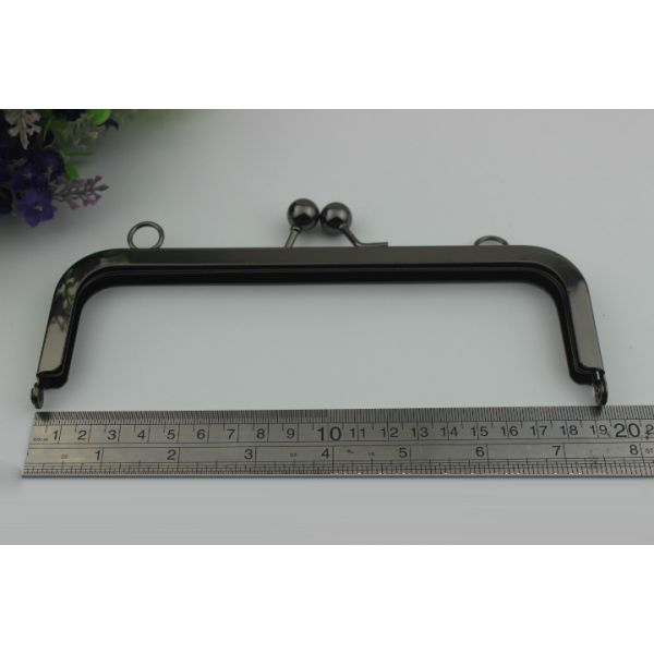 High Quality Bag Hardware Gunmetal Color 19 CM & 15.3 CM Iron Purse Box And Metal Frame Design