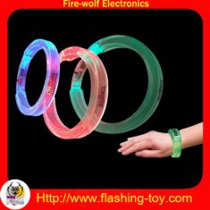 Acrylic battery Powered Flashing Led Necklaces, Flashing Bracelet HL-B2122