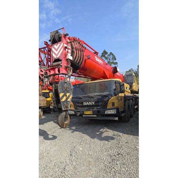 Buy 18 Year Sy 80 Tons Mobile Truck Crane for Maximum Lifting Height 40m Folding Design at wholesale prices