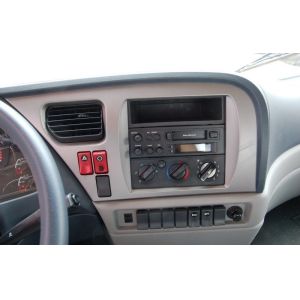 White Cargo Van Truck 4x2 185 HP DFL11408 For Transferring Goods / Fruits