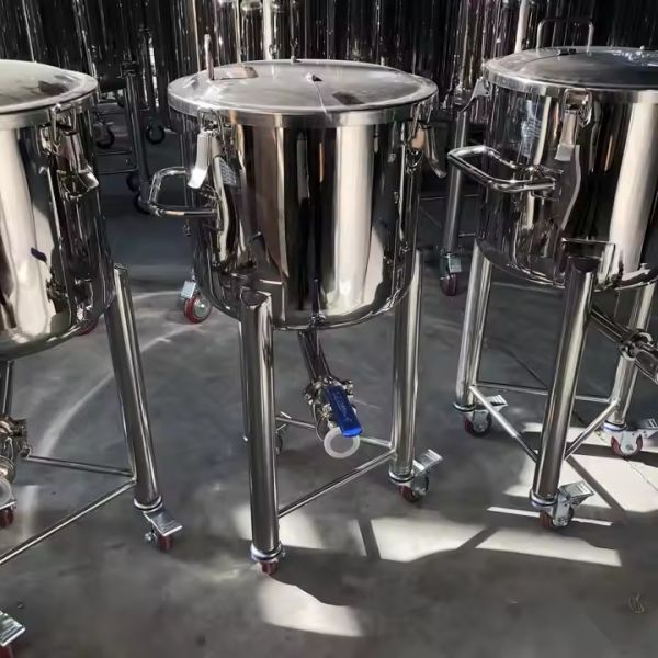 Buy custom made Water Stainless Steel Storage Tank With Wheels at wholesale prices
