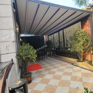 Easy Installation Reinforced Aluminum Frame Remotely Control Commercial Sunshade