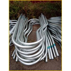 Head to head Type 1.30m/cow Fence Cattle Free Stall Adjustable Size