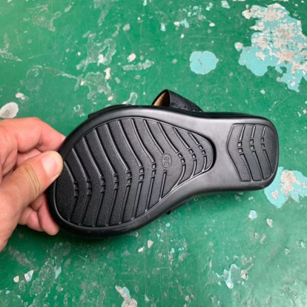 Ladies Causal Silppers New Style Three Colors Hot Summer Light Four Seasons Sizes 37-42