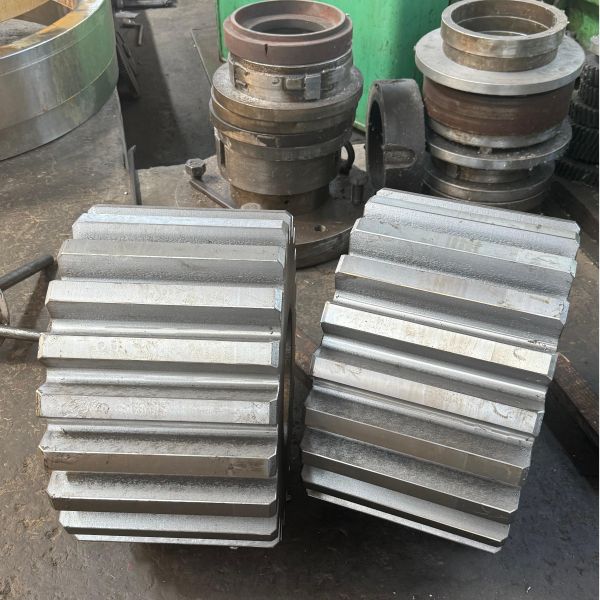 Buy Custom Spur Gears with Rectangular Spline 220-260 HB Hardness at wholesale prices