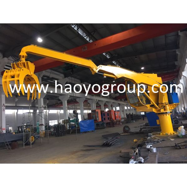 Buy Professional supplier  Stationary hydraulic Knuckle Boom Crane with clamshell grab at wholesale prices