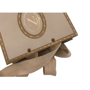 elegant Customized print matte paper present bags hot stamp logo