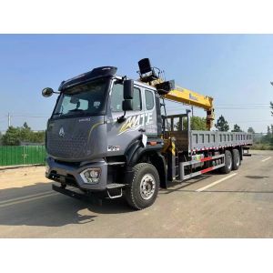 2025 XCMG 12T Truck Mounted Crane with HOWO Chassis