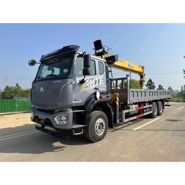 Buy 2025 XCMG 12T Truck Mounted Crane with HOWO Chassis at wholesale prices
