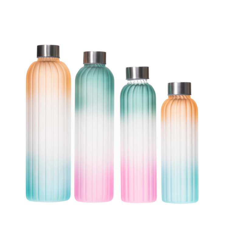 China Leak-proof Airtight Lid Borosilicate Glass Water Bottle Dishwasher and Microwave Safe for Hot and Cold Beverages on sale