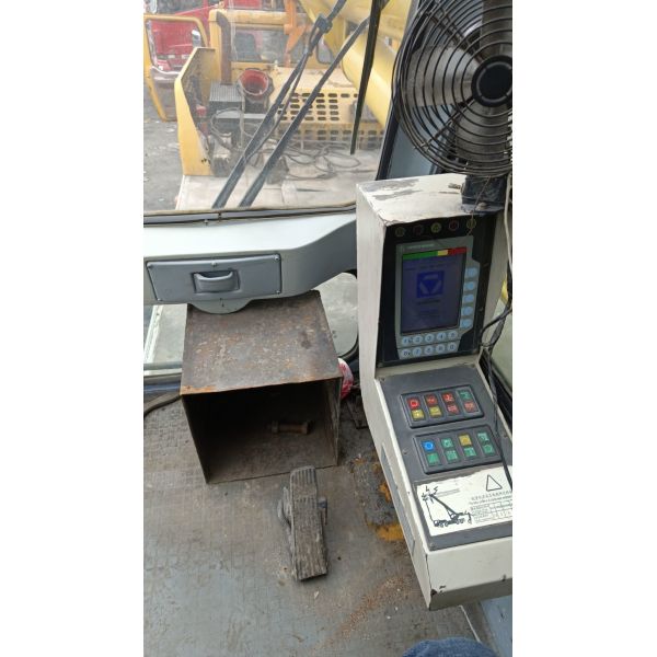 Xg Second-Hand Mobile Truck Crane 50 Tons of Lifting