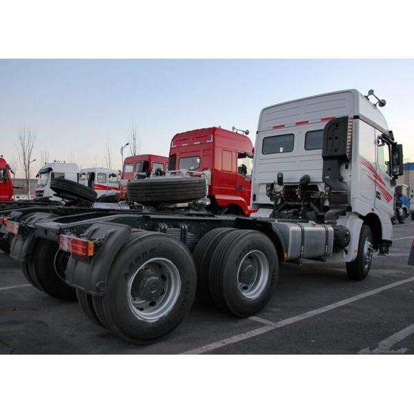 Red 380HP 10 Wheeler Trailer Head Truck 2.0 Inch Or 3.5 Inch Kingpin