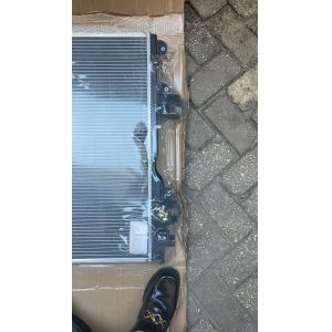 Land Cruiser 150 Automatic AT Cooling Radiator 16400-30300 For Toyota Prado 3.0